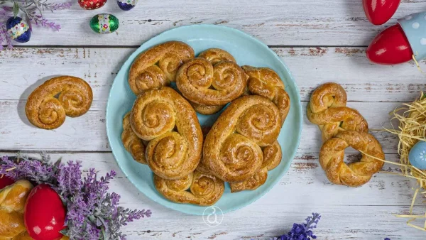 Τραγανά πασχαλινά κουλουράκια από την Αργυρώ Μπαρμπαρίγου - Το μυστικό είναι στο πορτοκάλι