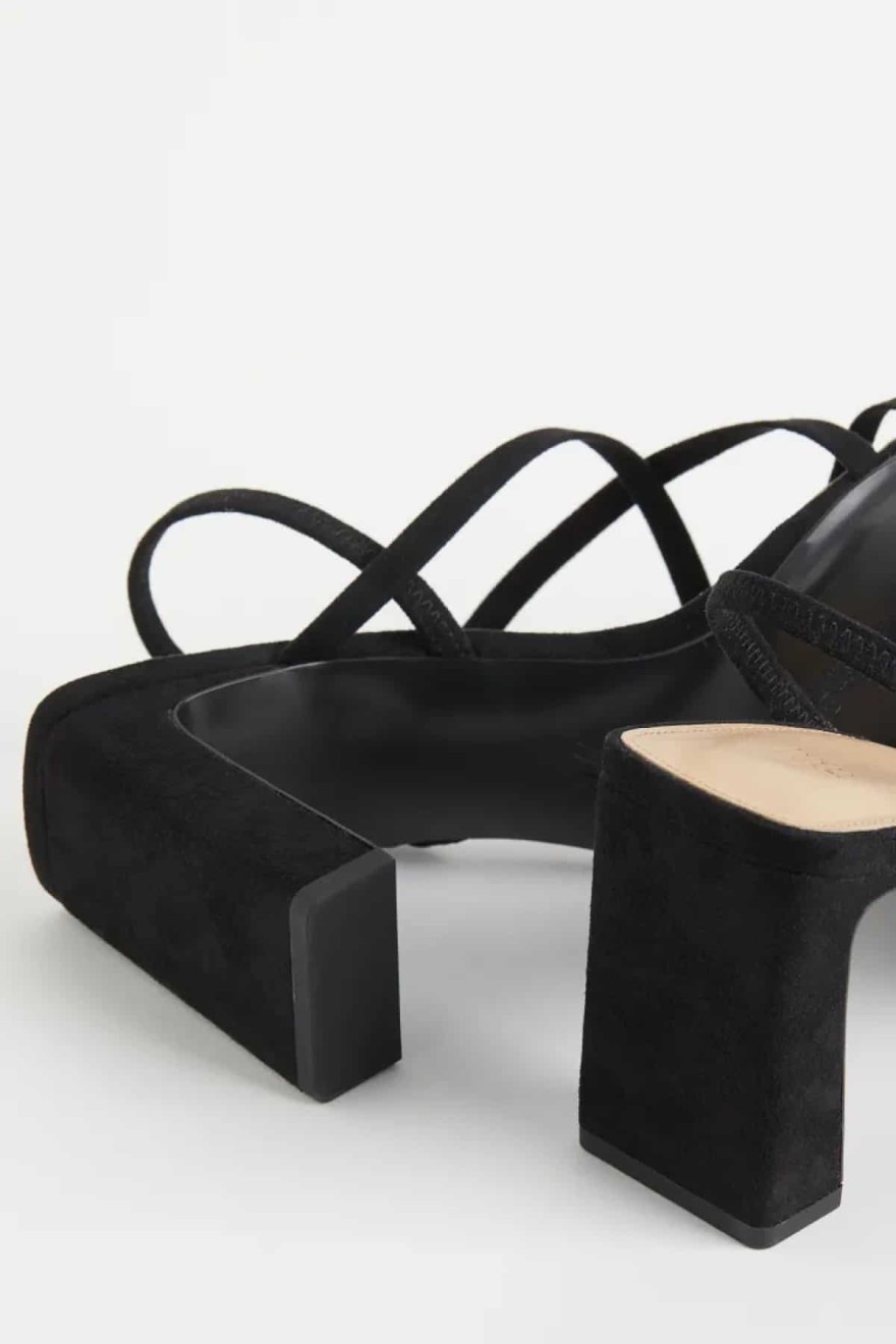 Μαύρα πέδιλα