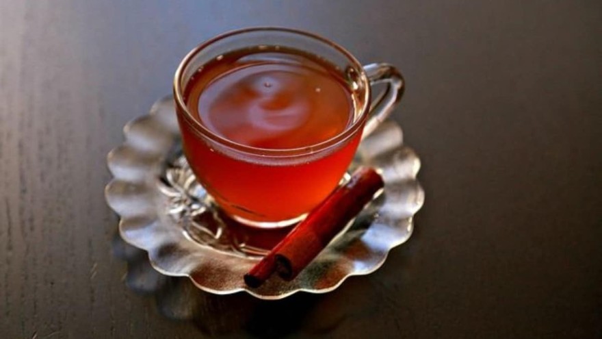 Το θαυματουργό σπιτικό ρόφημα για πόνους περιόδους