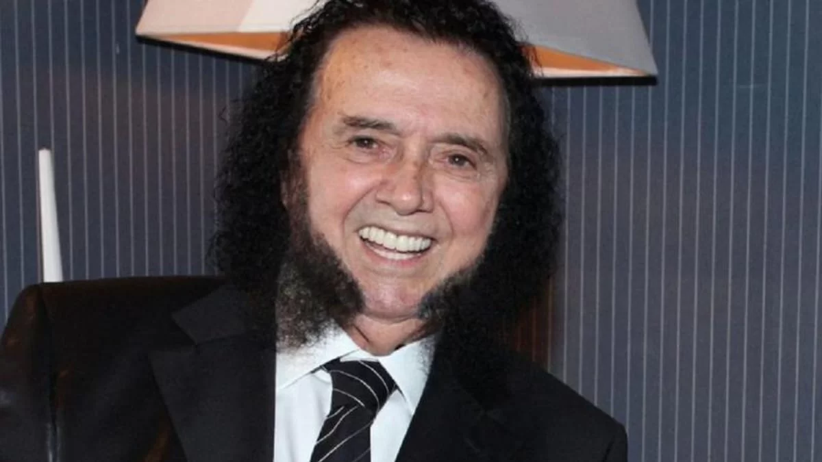 Σήμερα είναι 85 ετών - Σπάνια εμφάνιση του Σταμάτη Κόκοτα στα μπουζούκια με αιθέριες υπάρξεις