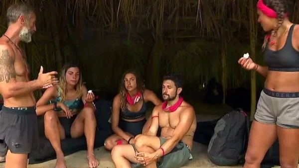 Survivor 5: «Κάποιοι τον βάζουν να...» - Τα καρφιά της Σταυρούλας για το ήθος των Μπλε