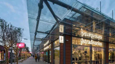 Είναι must για την ντουλάπα σου το μαύρο φόρεμα από τα Stradivarius - Ξεπουλάει στο λεπτό