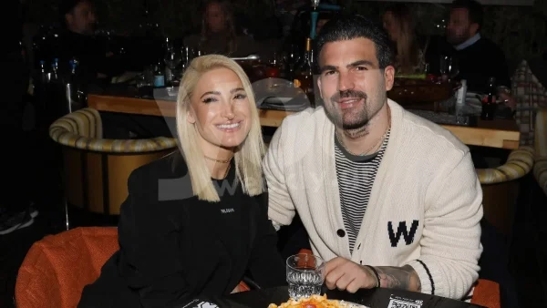 Ντυμένη στα μαύρα και καταρρακωμένη η Ιωάννα Τούνη μετά από την δύσκολη απώλεια της μητέρας της, Τάνιας