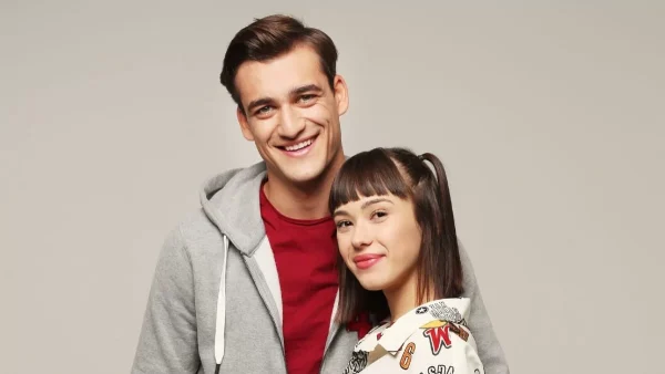 Τρία Μίλια: Ο Πέτρος και η Κλειώ έρχονται όλο και πιο πιο κοντά