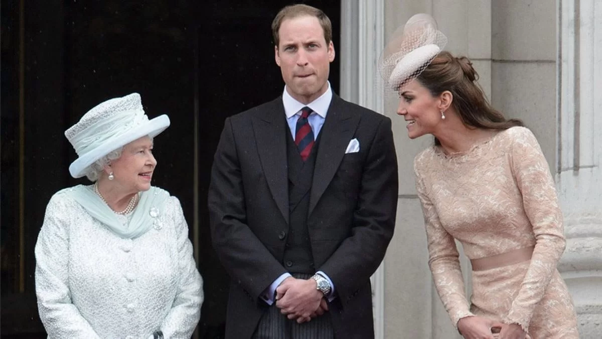 Οι πρωτότυπες ευχές για τα γενέθλια της Βασίλισσας Ελισάβετ από την Kate Middleton και τον Πρίγκιπα William