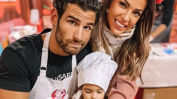 Μαμά και κόρη πλένουν μαζί τα δόντια τους - Η φωτογραφία της Χατζίδου ''έριξε'' το Instgram