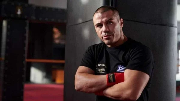 Μοντέρνο και γεμάτο με τα έπαθλά του είναι το σπίτι του Μιχάλη Ζαμπίδη