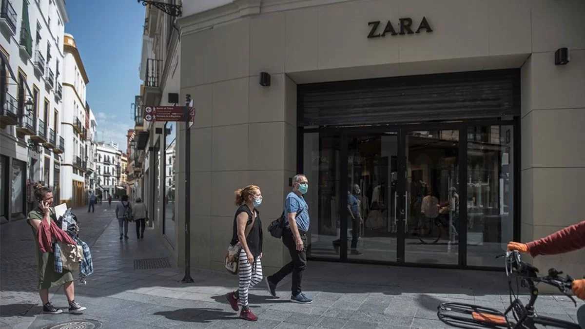 Καλοκαίρι 2022: Το φούξια μπικίνι των Zara από τη νέα συλλογή που ξεπουλάει από τώρα