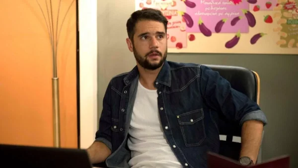 Σε ξένα χέρια: Ο Μάνος βρίσκεται σε δίλλημα