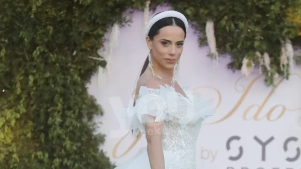 «Είναι μίνι και έχει...» - Η Μαρία Αντωνά αποκάλυψε το νυφικό που θα φορέσει στον γάμο με τον Σοϊλέδη