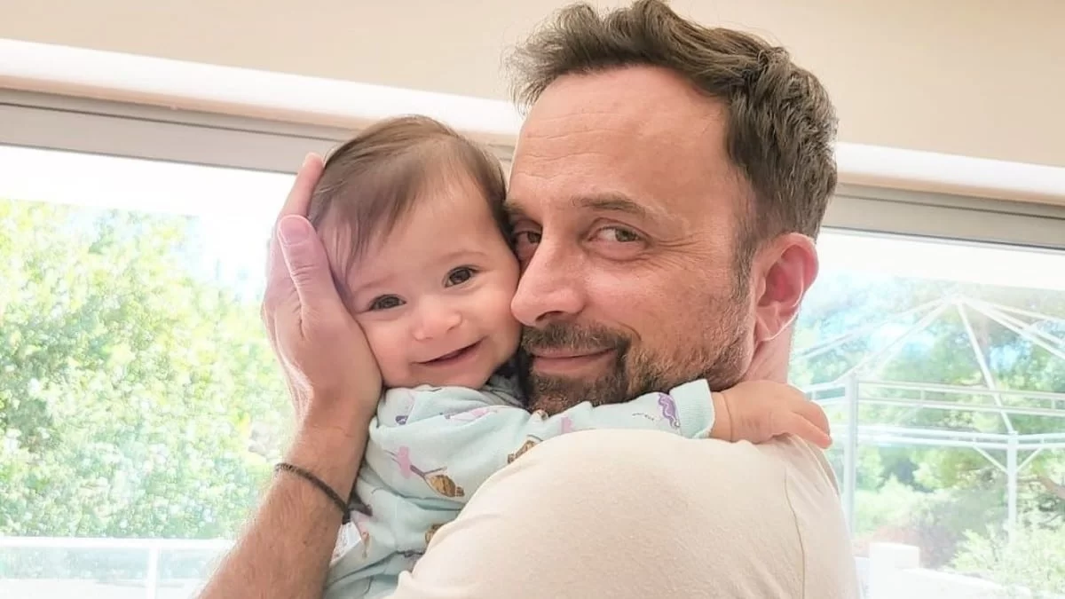 Στις παραλίες του Άγιου Δομίνικου - Το τρυφερό βίντεο του Γιώργου Λιανού με την 14 μηνών κόρη του