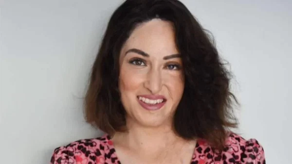 «Είναι λίγο σαν απομόνωση» - Στην Γαλλία για νέες θεραπείες η Ιωάννα Παλιοσπύρου