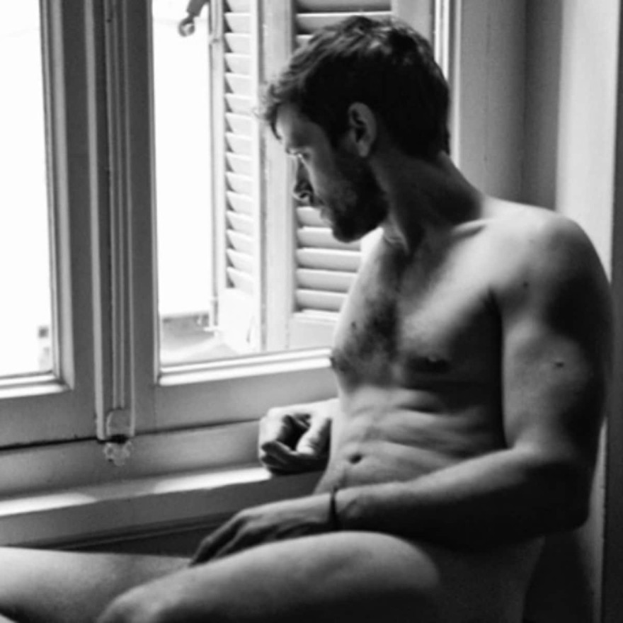 ολόγυμνη φωτογραφία του Αποστόλη Τότσικα 