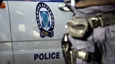 Αγία Παρασκευή: Μεθυσμένος κρατούσε τη γυναίκα του στο σπίτι και την απειλούσε με μαχαίρι