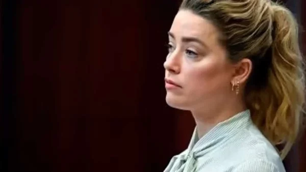 Amber Heard: «Πήγε να με πνίξει με πουκάμισο στο...» - Αποκάλυψη "βόμβα" στο δικαστήριο