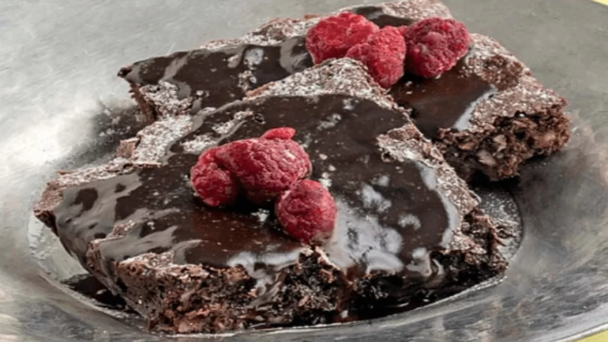 Αθώα αμαρτία - Σοκολατόπιτα χωρίς ζάχαρη και γλουτένη με φουντούκια, καρύδια και...