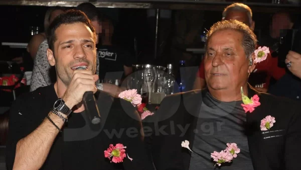 Δε χωρούσε να κάτσει από τα γαρύφαλλα - Αποθέωσαν τον Αργυρό όπως τις παλιές καλές εποχές