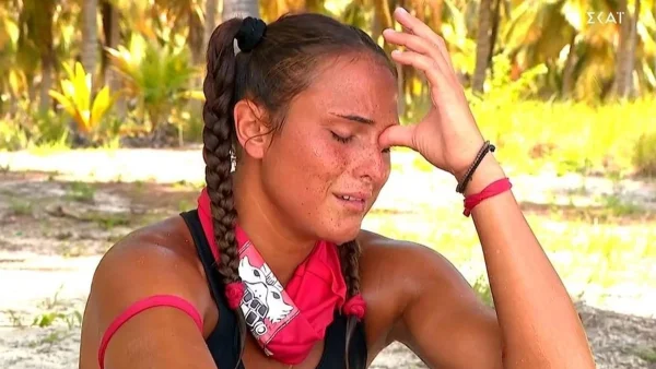 Survivor 5: «Άσε με, δεν έχουμε...» - Κατέρρευσε από τον πόνο στον αγώνα η Ασημίνα