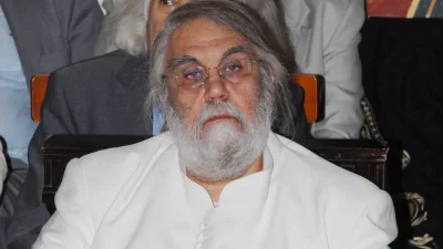 Πέθανε ο Βαγγέλης Παπαθανασίου