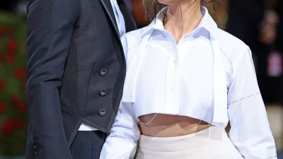 Πασίγνωστο ζευγάρι έκανε το επόμενο βήμα στην σχέση του - Οι φωτογραφίες από το παραμυθένιο θρησκευτικό γάμο