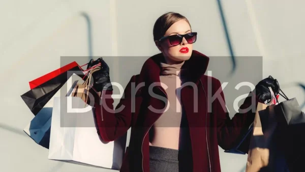 Σατέν σε στυλ lingerie - Κάνε δικό σου το πιο περιζήτητο φόρεμα από τα Bershka μόνο με 22,99 ευρώ