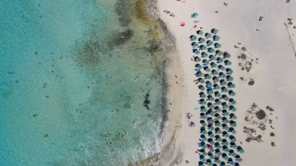 Κάποιες από τις ομορφότερες παραλίες που θα δείτε ποτέ θα τις βρείτε στο Λασίθι της Κρήτης