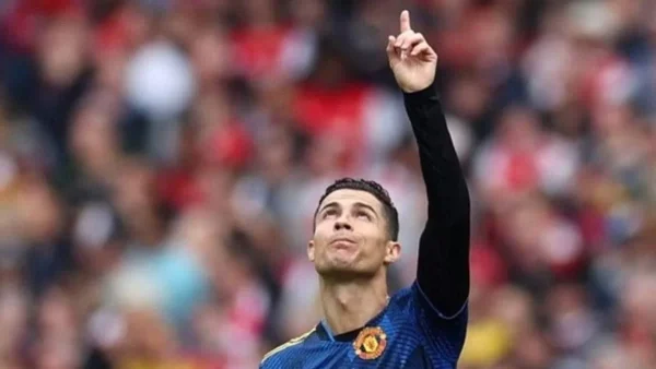 Ρίγη συγκίνησης: Η ανάρτηση του Κριστιάνο Ρονάλντο με την νεογέννητη κόρη του μετά τον χαμό του γιου του