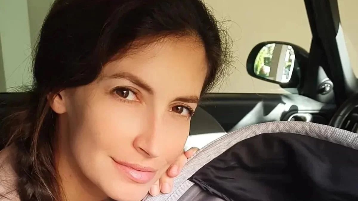 Σαν να μην γέννησε ποτέ - Κορμάρα με μαγιό η Δαρμουσλή 5 μήνες μετά την εγκυμοσύνη της