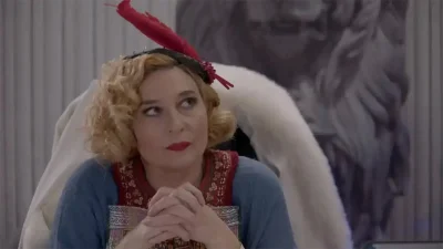 Άσε μας ρε μαμά: Η Αλίκη προσπαθεί να μαζέψει τα ασυμμάζευτα