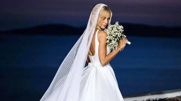 Αξίζει πολλές χιλιάδες ευρώ - Το εντυπωσιακό μονόπετρο της Δούκισσας Νομικού