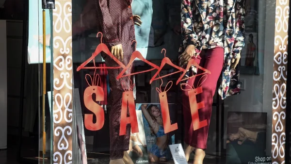 Ξεκινούν σήμερα 3/5 οι ενδιάμεσες εκπτώσεις - Πόσες μέρες θα διαρκέσουν