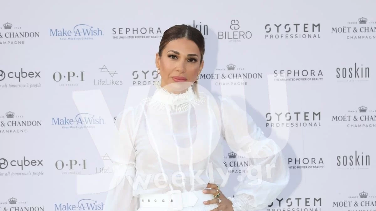 Την "τσάκωσε" να τρώει στα κρυφά - Ο ξεκαρδιστικός διάλογος της Ελένης Χατζίδου με την κόρη της