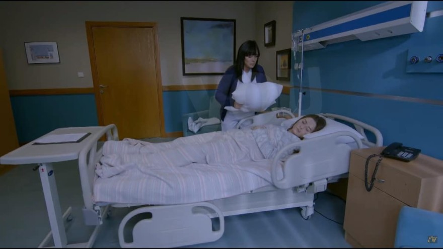 Elif Κιγιμέτ πνίγει Μελέκ