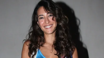 Τις περνάς για αδερφές - Κούκλα και ξανθιά η μητέρα της Ευγενίας Σαμαρά