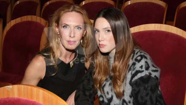 Η Εβελίνα Παπούλια "γκρέμισε" το instagram με την κούκλα κόρη της, Αφροδίτη - Η ομοιότητα τους είναι συγκλονιστική