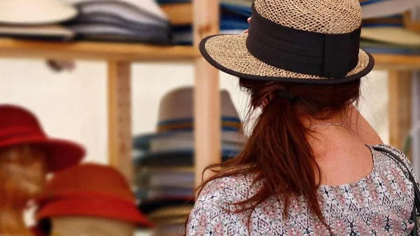 Άνοιξη με χρώμα: 4 look που θα απογειώσουν τις εμφανίσεις σου