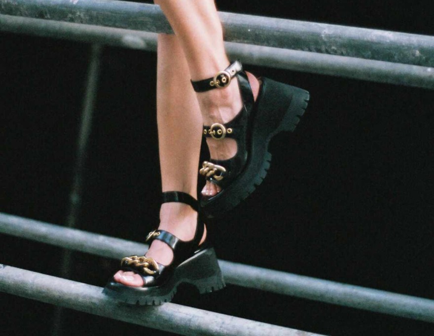 Jeffrey Campbell favela.gr