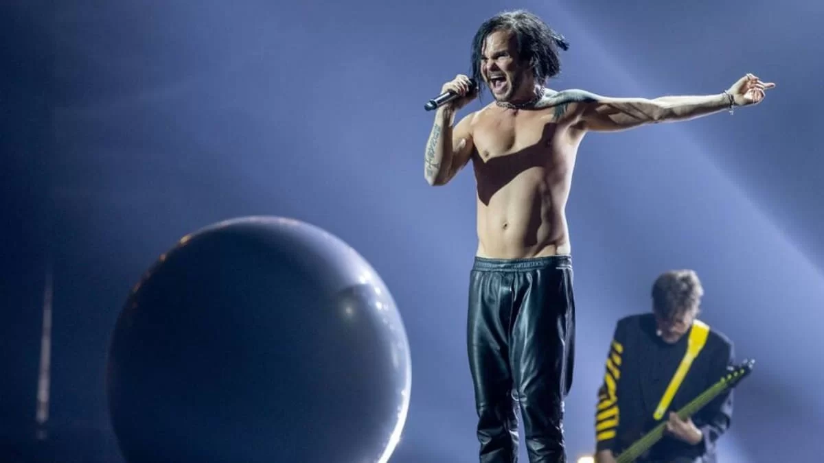 Eurovision 2022: Γδύθηκε στη σκηνή ο Lauri από την Φινλανδία - Ξεσήκωσε τους πάντες στον Β' Ημιτελικό