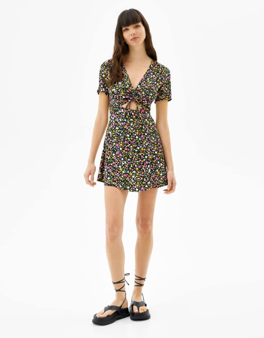 Λουλουδένιο φόρεμα από τα Bershka