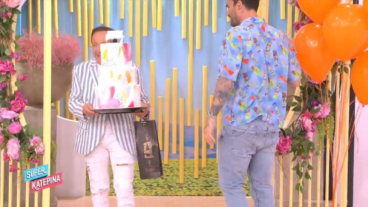 «Του χρόνου να είμαι στον γάμο σου» - Η ευχή του Νίκου Κοκλώνη στην Κατερίνα Καινούργιου και η ξεκαρδιστική της απάντηση