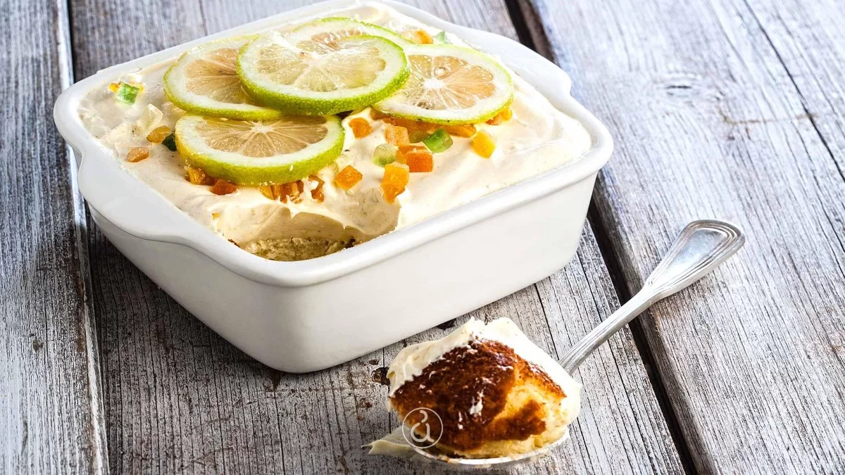 Θα μυρίσει καλοκαίρι όλη η κουζίνα - Γλυκό ψυγείου με λεμόνι και γιαούρτι