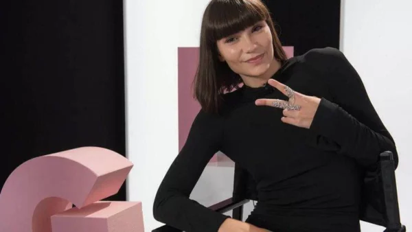 Χωρίς τις αφέλειες και με διαφορετικό χρώμα μαλλιών - Φανερά αλλαγμένη η Ιωάννα Δεσύλλα από το GNTM 1