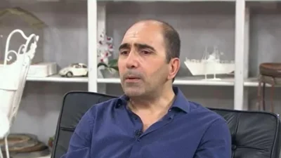 Ο Αλέξανδρος Καλπακίδης αποκαλύπτει πρώτη φορά για την "χυλόπιτα" στην σύζυγό του - «Μου είχε κάνει πρόταση γάμου»