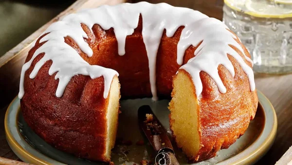 Μυρωδάτο κέικ λεμόνι με βούτυρο μαλακό και γιαούρτι - Δεν πρέπει να λείπει από κανένα σπίτι