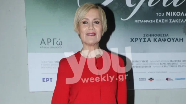 Με μαύρο μικροσκοπικό μπικίνι και χωρίς ρετούς - Κορμάρα στα 54 της η Κωνσταντίνα Μιχαήλ