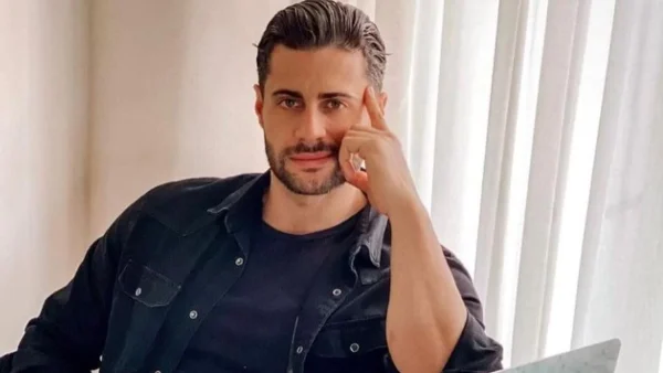 Μελαχρινή με μπλε μάτια - Σαν δυο σταγόνες νερό ο Κωνσταντίνος Βασάλος με την αδερφή του