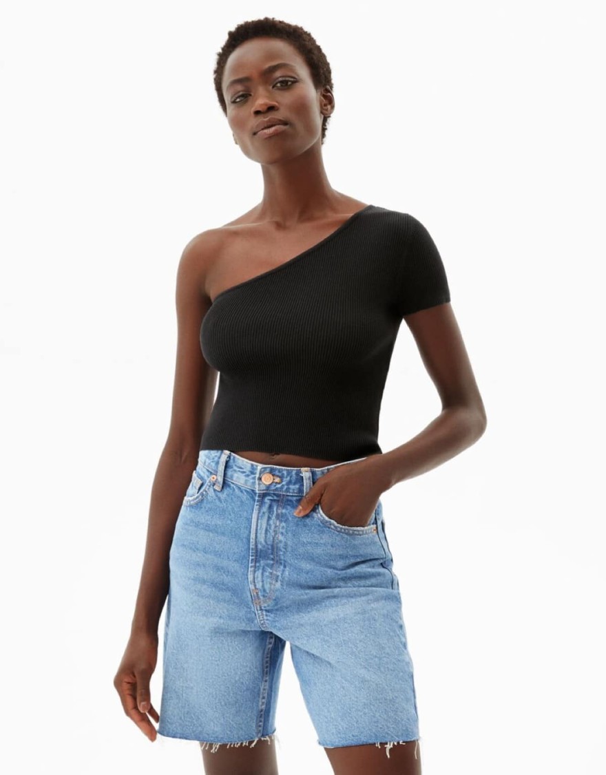 Μαύρη κοντομάνικη μπλούζα από τα Bershka