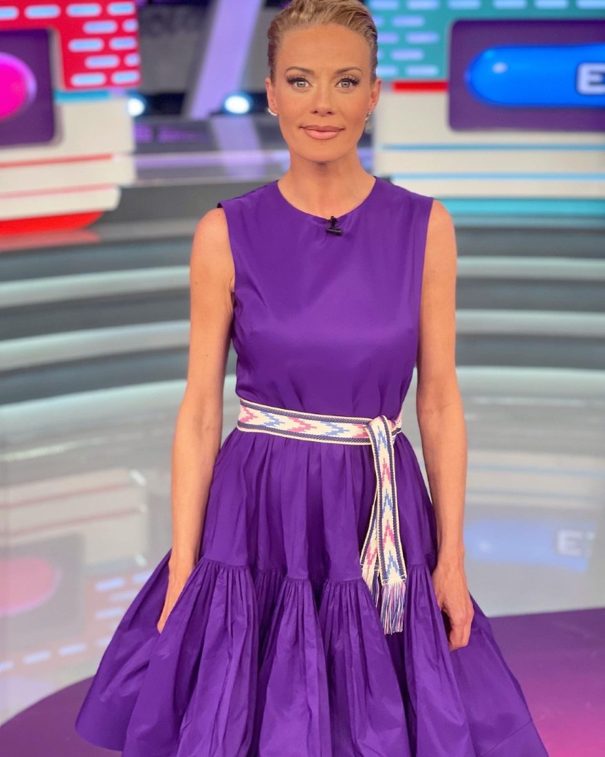 Ζέτα Μακρυπούλια φόρεμα Carolina Herrera