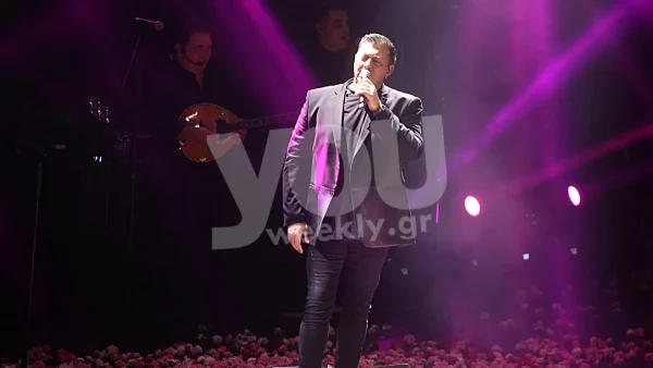 Σπάνια εμφάνιση για τον Νίκο Μακρόπουλο - Τον "τσακώσαμε" για τρέξιμο με έξτρα αθλητική εμφάνιση