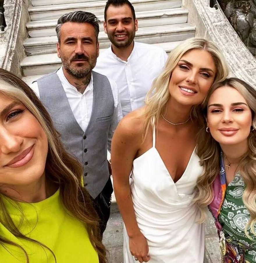 Φωτογραφικό υλικό από το γάμο του Μαυρίδη